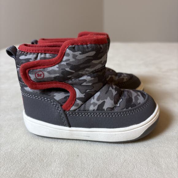 Stride Rite Winter Boots Boys 4 Aster Camo Gray Boots - Picture 1 of 5